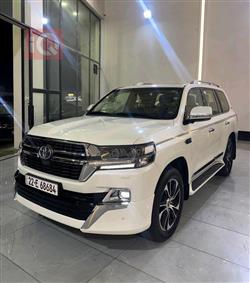 تۆیۆتا لاند کروزەر